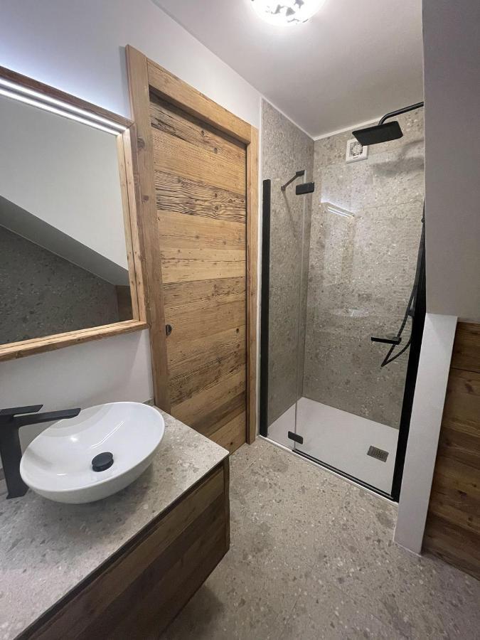 Il Ruscello Mountain Apartment マデージモ エクステリア 写真